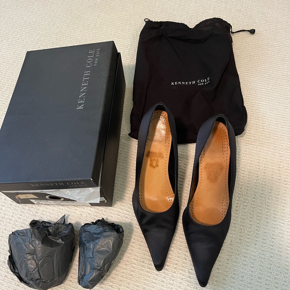 Kenneth Cole New York Black Heels